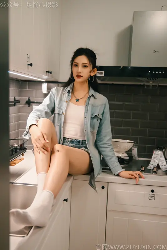 足愉心 NO.001 可乐（搭配:白T、牛仔短裤、板鞋、白棉袜、裸足） - 足愉心